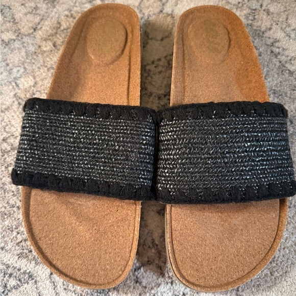 Aerie Shell Stitch Straw Slide Sandals - Picture 4 of 5